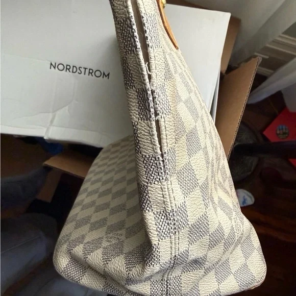Louis Vuitton Checkered Shoulder Bag - Cream and Tan - Picture 7 of 9